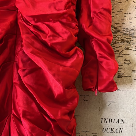 RARE HOUSE OF CB 'Rita' Red Satin Wrap Plunge Dress NWOT - Picture 14 of 15